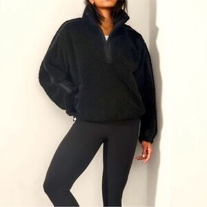 Athleta Women’s Cloud Fleece Sweatshirt in Size Medium size Medium